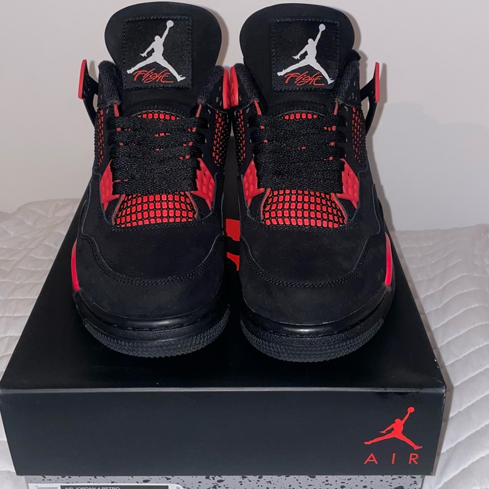 Men’s Air Jordan 4 Retro “Red Thunder” size 8.5
